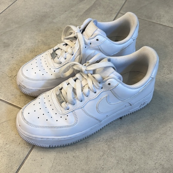 White AF1 - Picture 2 of 5